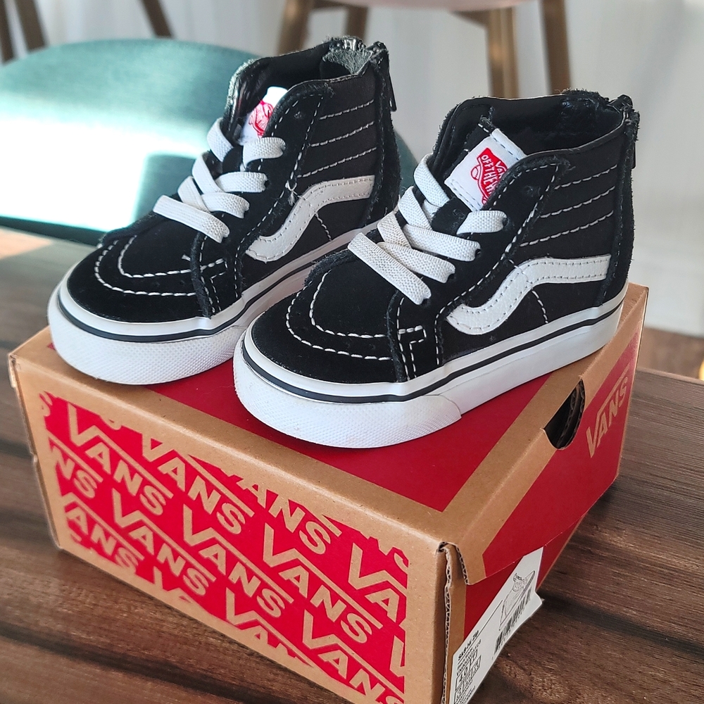 Sk8-hi Zip Vans